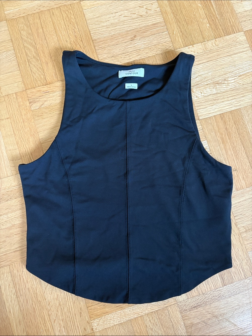 Babaton Contour Black Structured Scoop-Neck Crop Tank